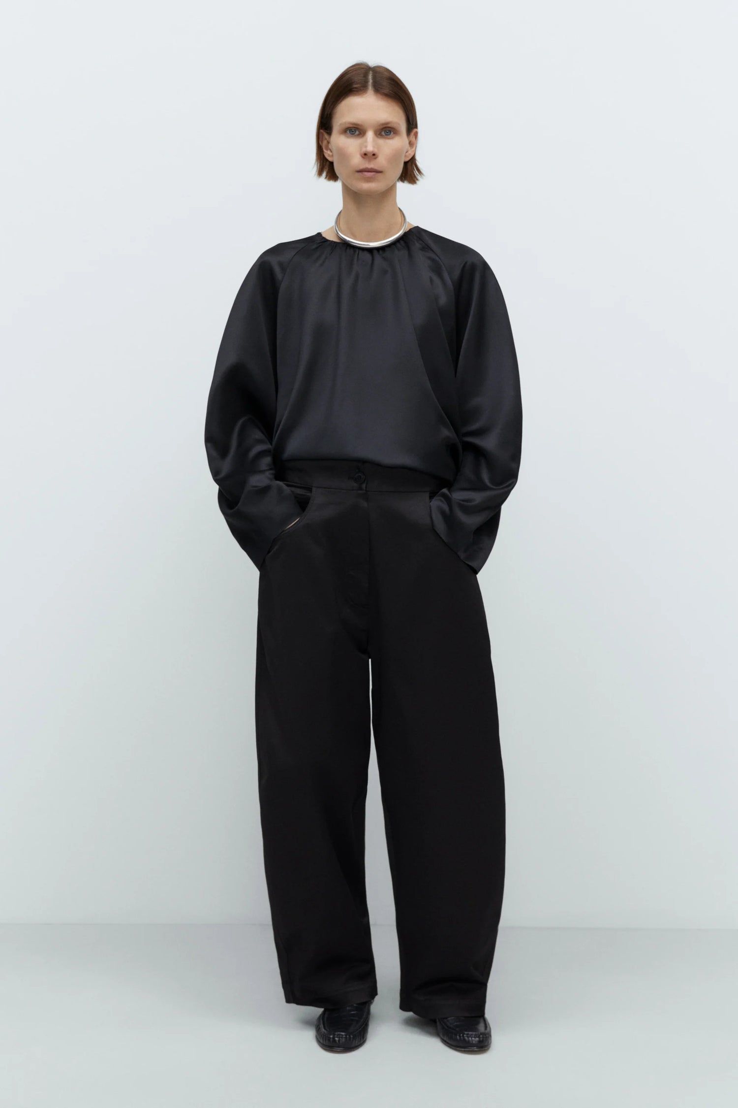 Cordera | Satin Curved Pants - Black