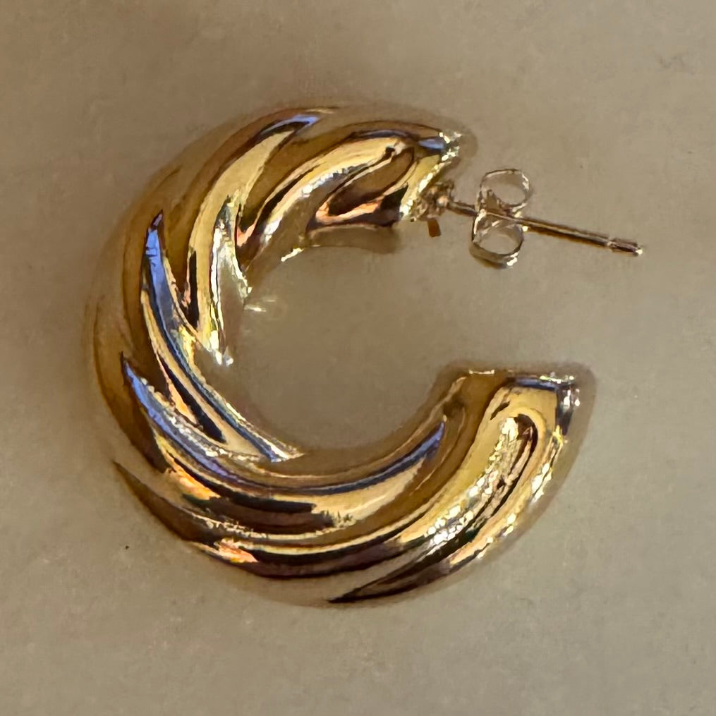 Chunky twist gold hoop