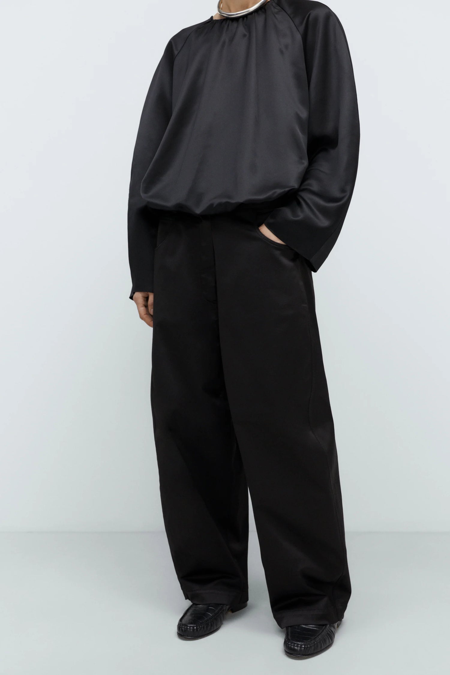 Cordera | Satin Curved Pants - Black