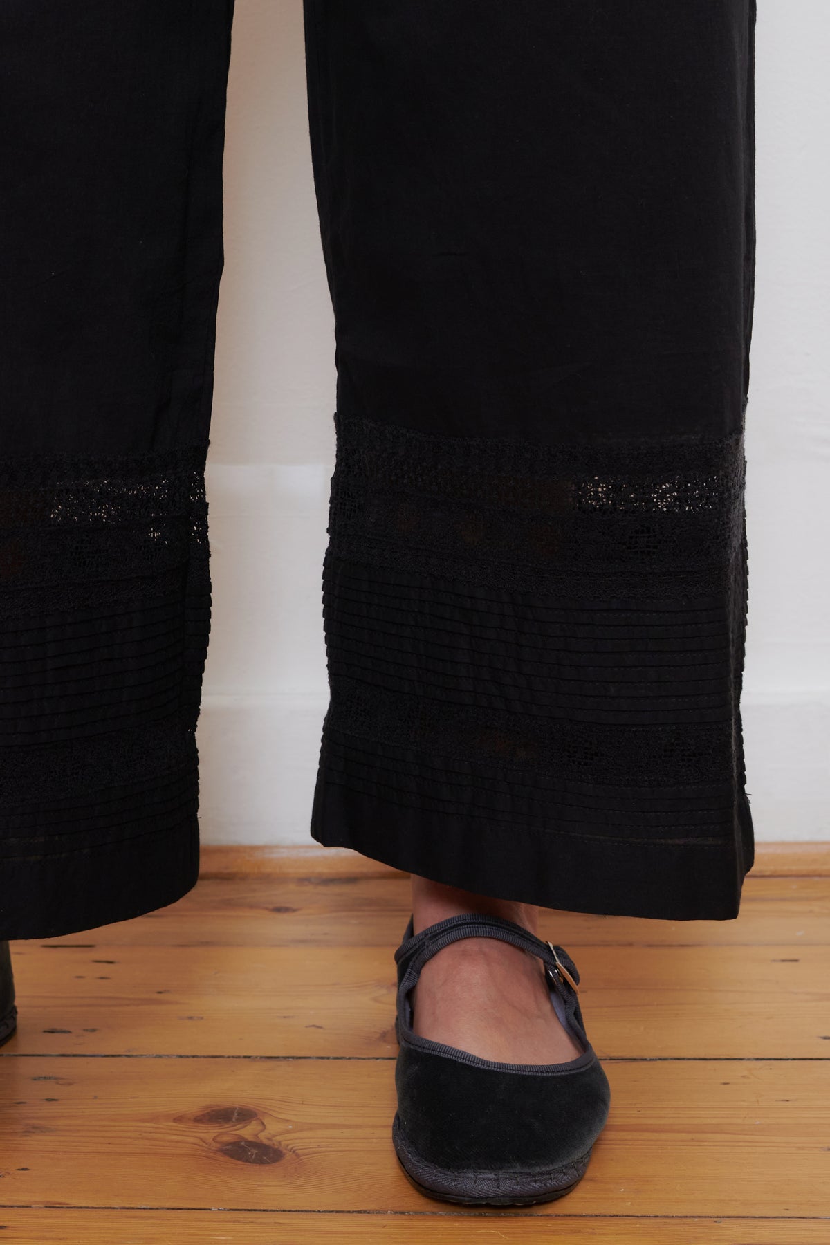 Ichi Antiquities | India Cotton Trousers - Black