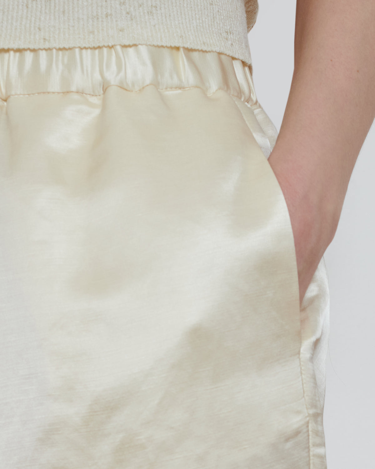 Cordera | Satin Capri Pants - Marfil