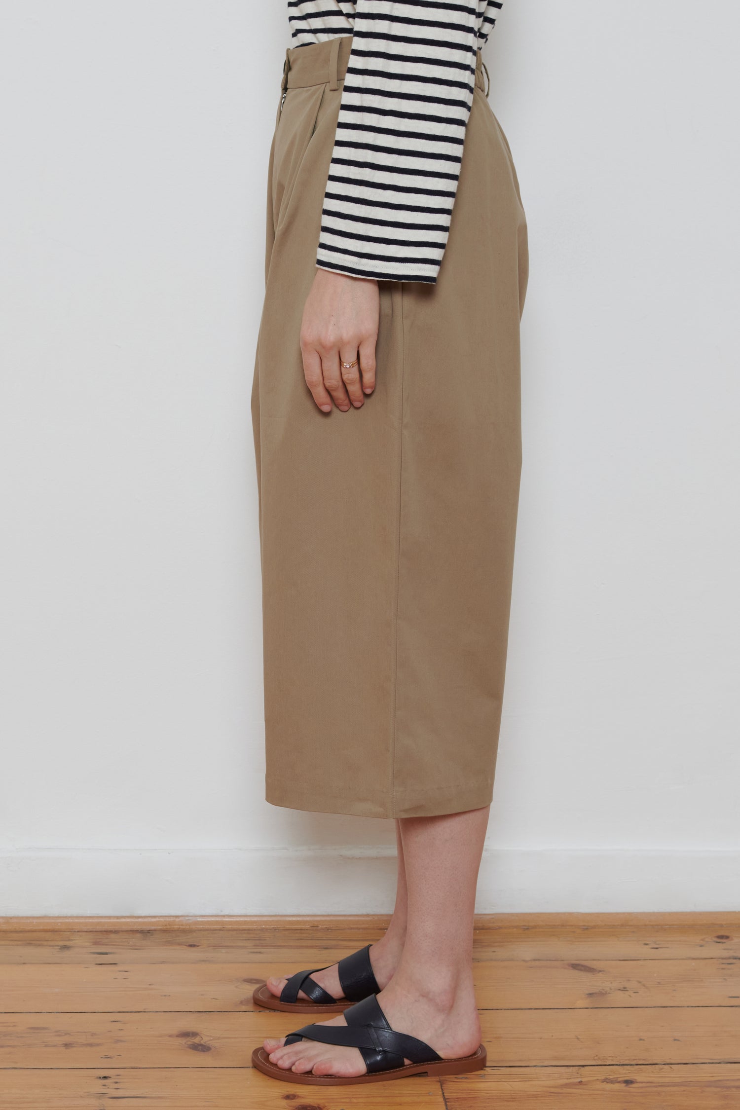 Cordera | Cotton Capri Pants- Camel