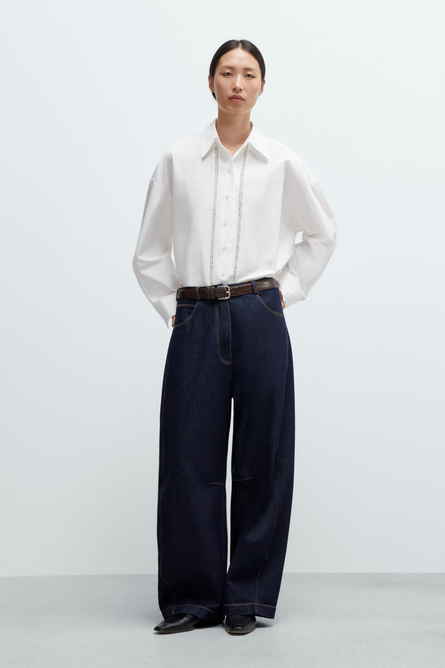 Cordera | Curved Baggy Jeans