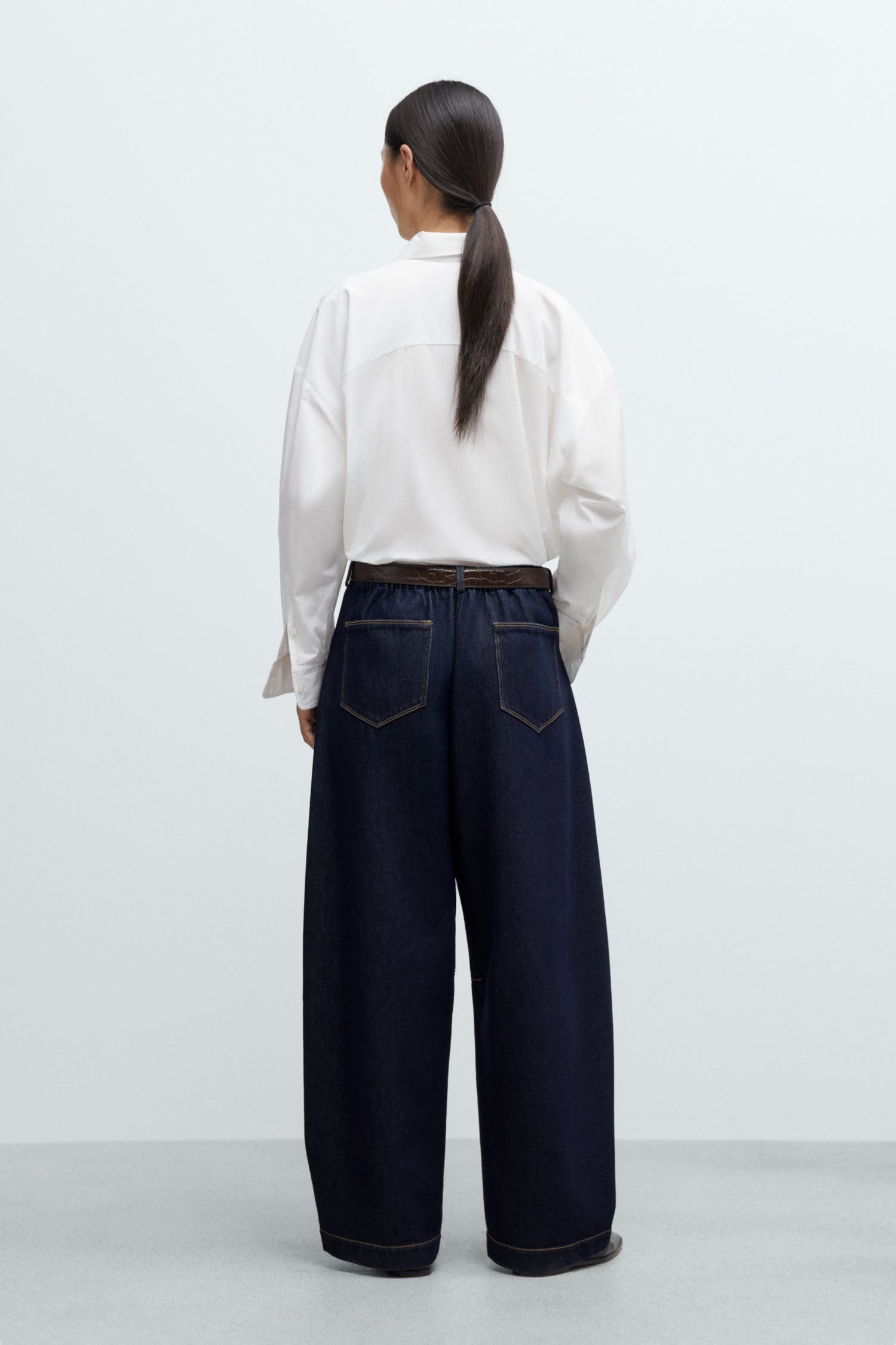 Cordera | Curved Baggy Jeans